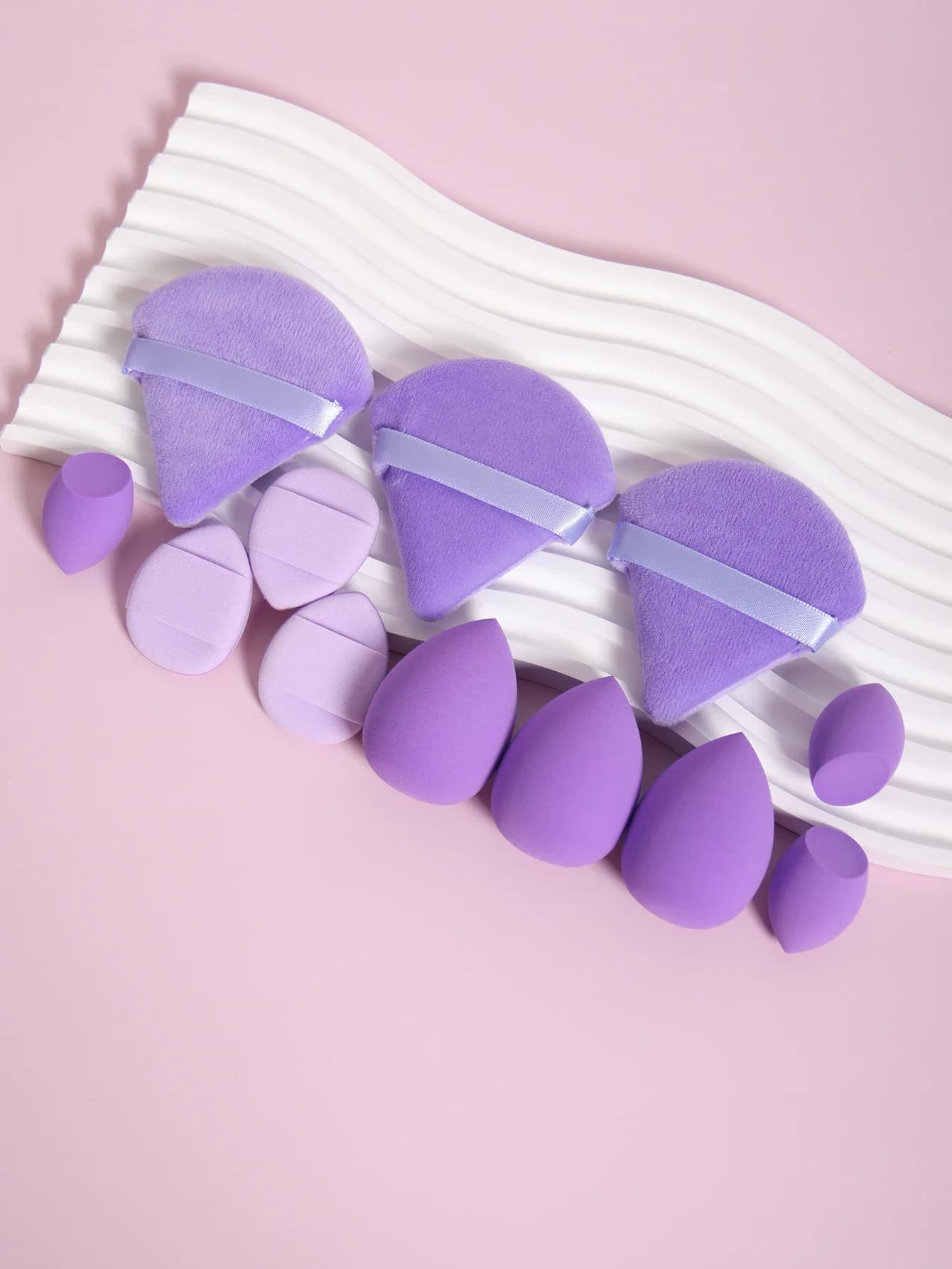 GlowKiss A 12 Piece Set of Versatile Makeup Sponges thumbnail 3