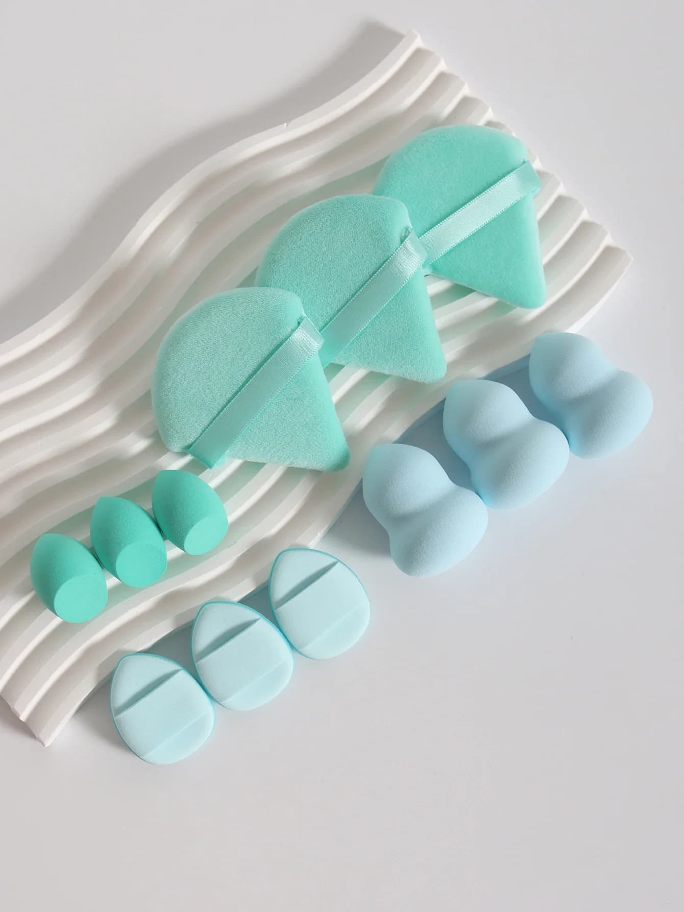 GlowKiss A 12 Piece Set of Versatile Makeup Sponges thumbnail 4